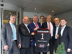 Handball-Bundesliga: HC Erlangen dankt Staatsminister Joachim Herrmann